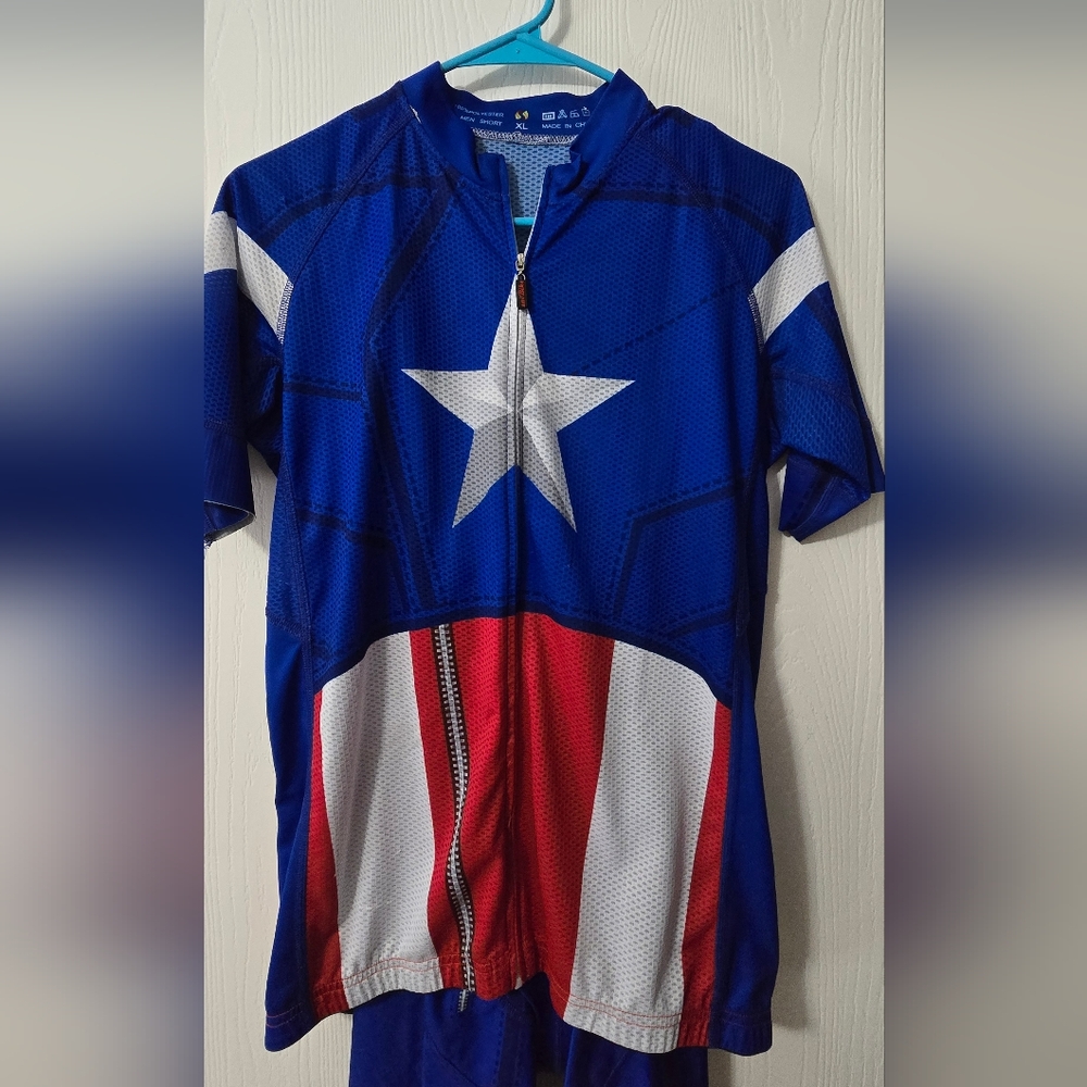 MENS USED XL Blue and Red Star JERSEY AND BIB CYCLING SHORT